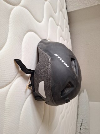 Casco de bicicleta negro