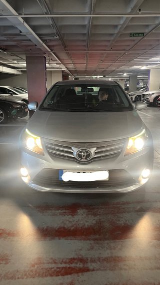 Toyota Avensis 2012