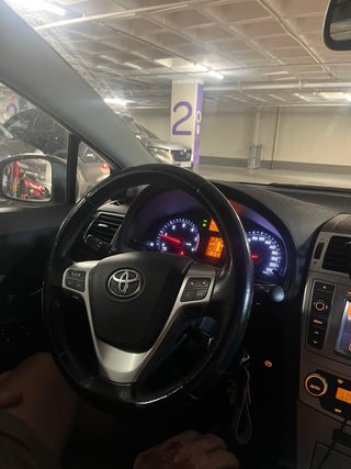 Toyota Avensis 2012