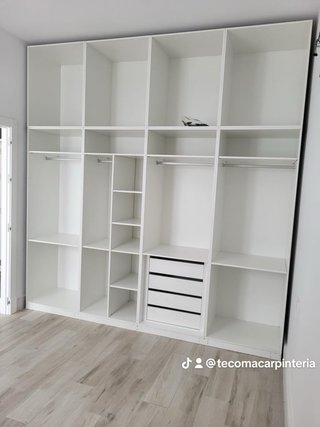 Armarios blancos de madera