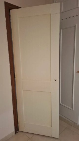 Puertas madera maciza blanca