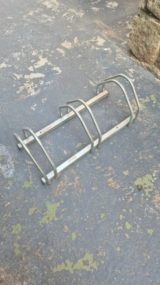Soporte para 3 bicicletas 70largox30anchox25alto