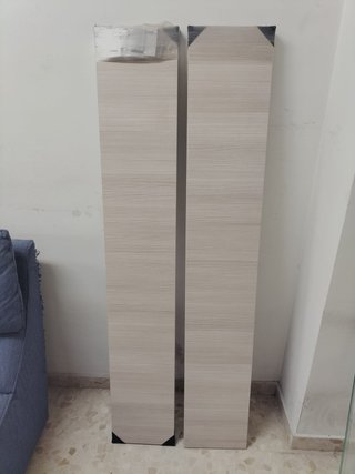 Estante de pared de madera beige