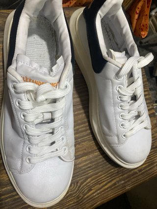 Sneakers Alexander McQueen Bianche e Nere