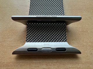 Apple Watch 44mm. Silver Milanese Loop