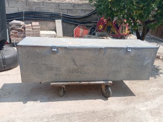 Caja metálica furgoneta