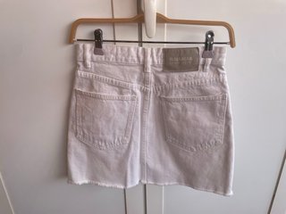 Faldas vaqueras Pull&Bear beige y azul y blanca