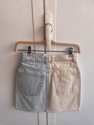 Faldas vaqueras Pull&Bear beige y azul y blanca