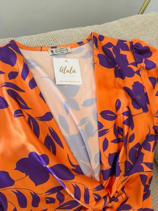 Vestido naranja y morado estampado