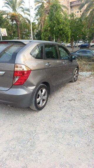 Honda FR-V 2006