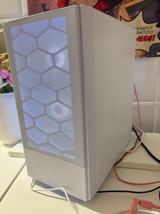 PC Gaming Blanco con Luces LED (mando incluido)