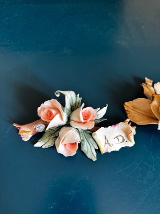 Decorazioni Capodimonte Rose e Pergamena