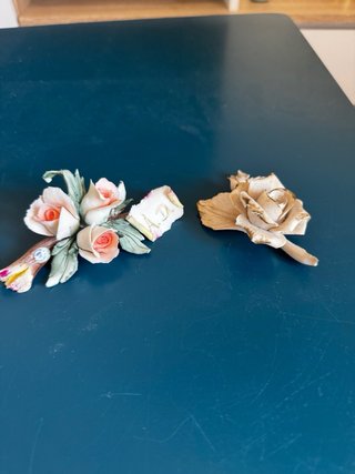 Decorazioni Capodimonte Rose e Pergamena