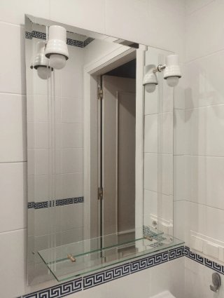 Espejo de baño con apliques