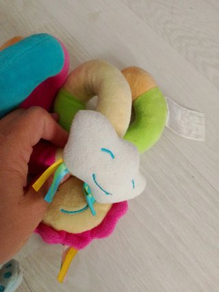 Juguete colgante para cochecito o silla de bebé