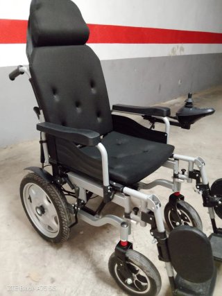 Silla de ruedas eléctrica poco uso