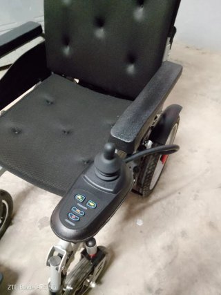 Silla de ruedas eléctrica poco uso