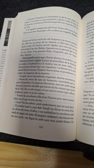 Llibre lectura adult