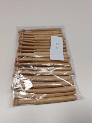 37 bolillos de madera para encaje