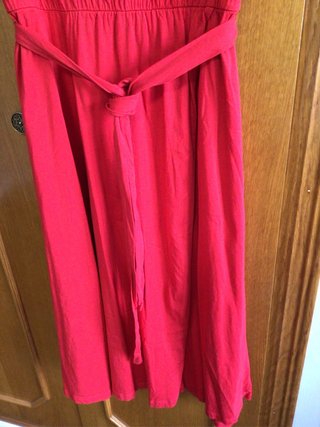 Vestido rojo con cinturón