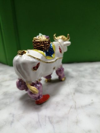 Mucca portagioie in peltro decorata