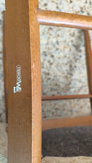 Sillas de madera y tela beige