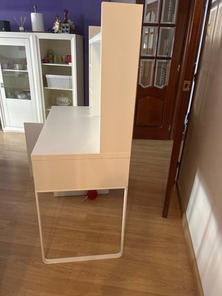 Escritorio Blanco Ikea con Estantería