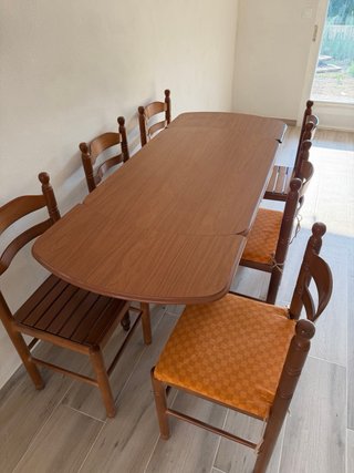 Mesa de comedor extensible con 6 sillas