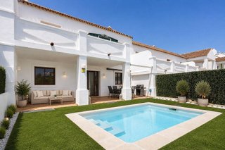 Casa adosada en venta en Doña Julia Golf en Casares