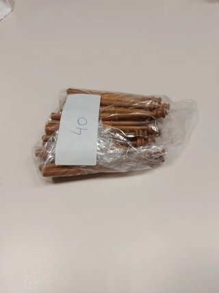 40 bolillos de madera