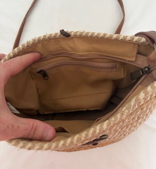 Bolso de rafia beige y marrón