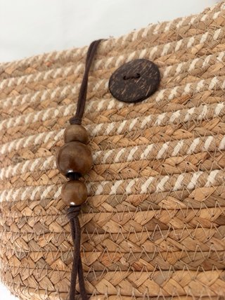 Bolso de rafia beige y marrón