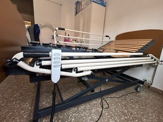 Cama articulada hospitalaria en el Prat de Llob