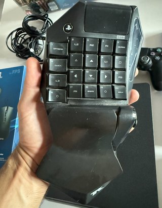 PS4 Slim 1TB 2 mand + Juegos + controlador táctico