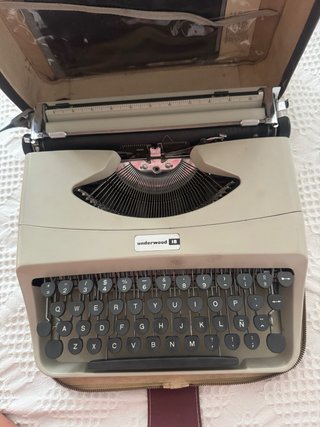 Máquina de escribir Underwood 18