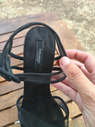 Sandalias Zara Tacón alto malla negra Talla 39