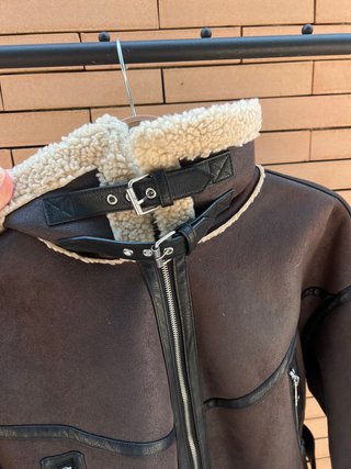 Chaqueta ZARA aviador con pelo marrón y negra