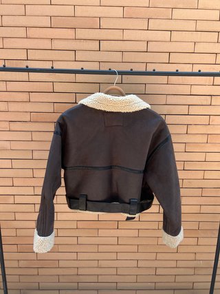 Chaqueta ZARA aviador con pelo marrón y negra