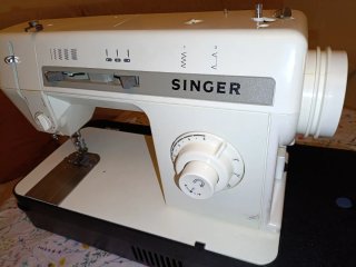 Maquina de coser Singer 2604c