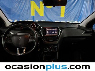 Peugeot 2008 BlueHDi 100 Signature 73 kW (100 CV)