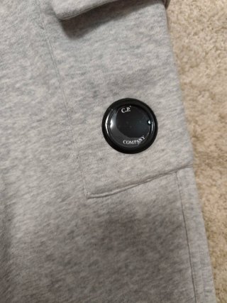 Pantalones CP Company Grises