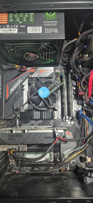 Torre i5-8400 + 16GB + nVidia GTX 1650 de 4GB