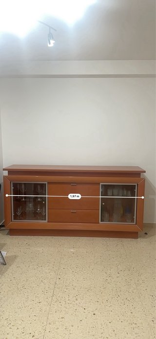 Mueble aparador con Vitrina