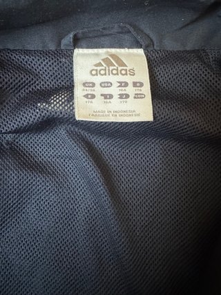 Chaqueta Adidas Azul con Logo Blanco