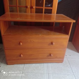 Cómoda de madera con 2 cajones