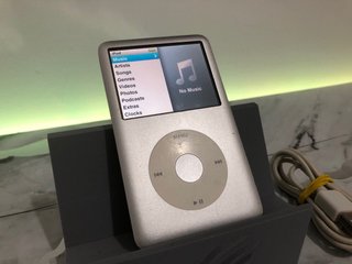 iPod Classic 6ª Gen 120GB Plata