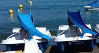 Hidropedal azul y blanco
