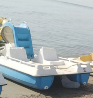 Hidropedal azul y blanco