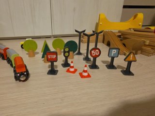 Piezas de madera para circuito de tren