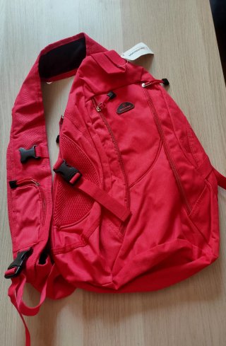 Mochila roja Mapfre sin estrenar